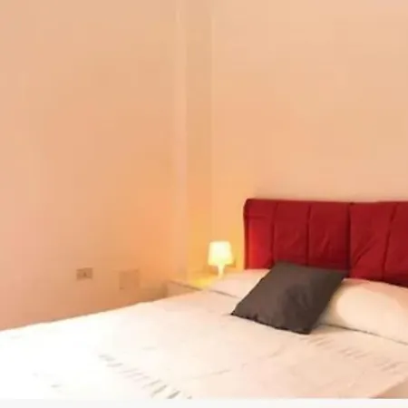 Leone Apartment *
