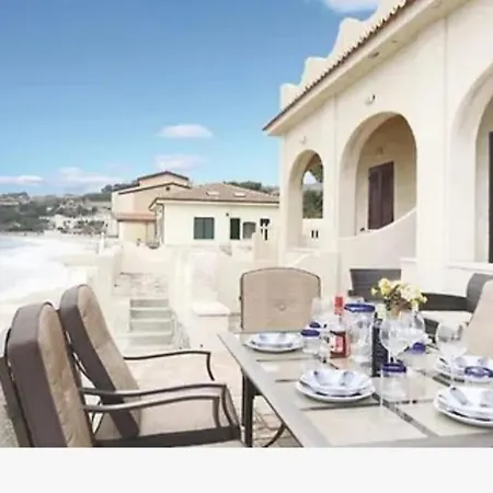 Leone Santa Maria (Vibo Valentia)